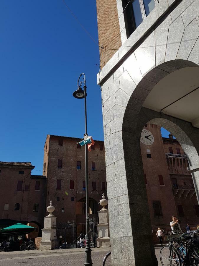 Apartmán A Due Passi Dal Castello Ferrara Exteriér fotografie