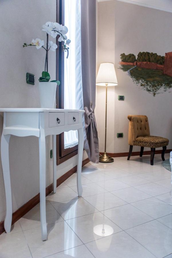 Apartmán A Due Passi Dal Castello Ferrara Exteriér fotografie